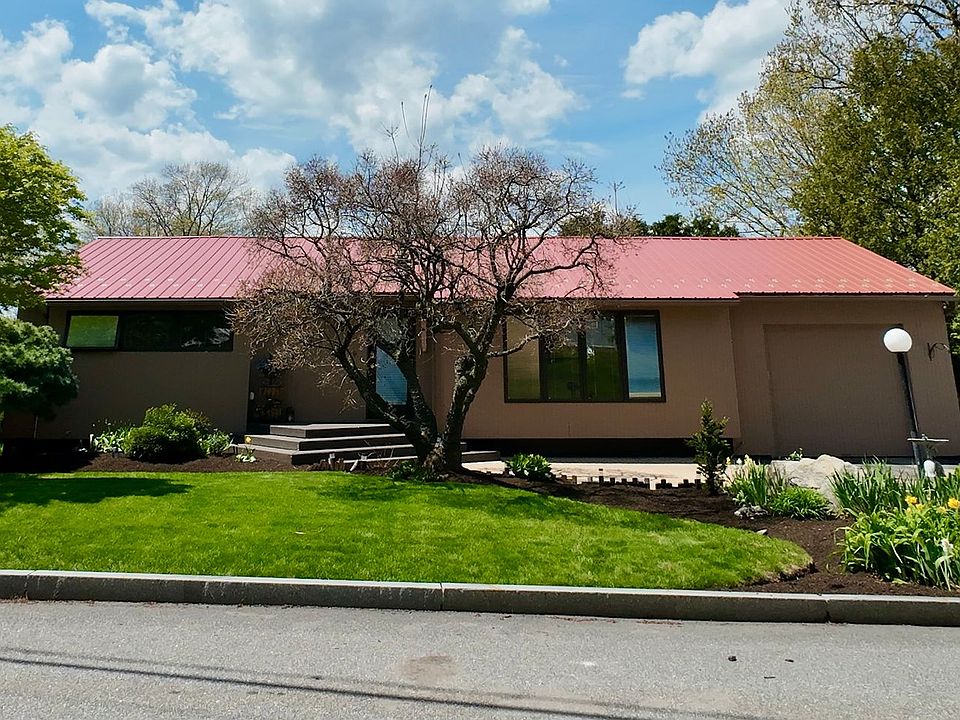 1st image of 15 Oakdale Ave