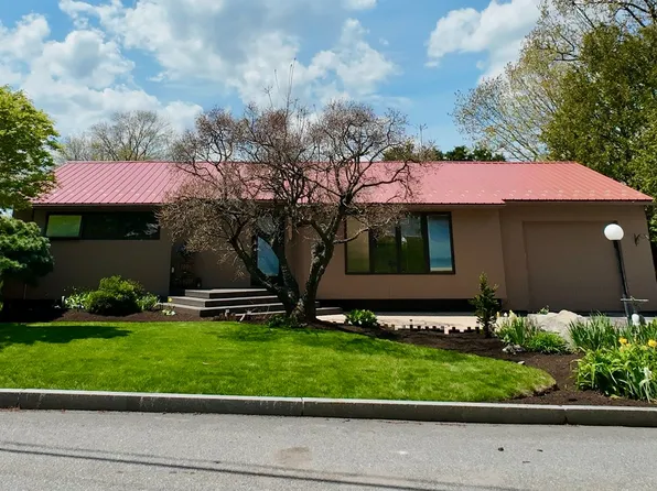 15 Oakdale Ave, Nashua, NH 03062