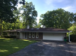 10 Cambridge Ln, Lincolnshire, IL 60069