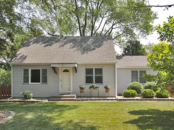 4811 Roslyn Rd, Downers Grove, IL 60515