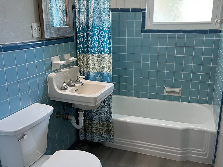 321 E Melrose Dr #C — Photo 7