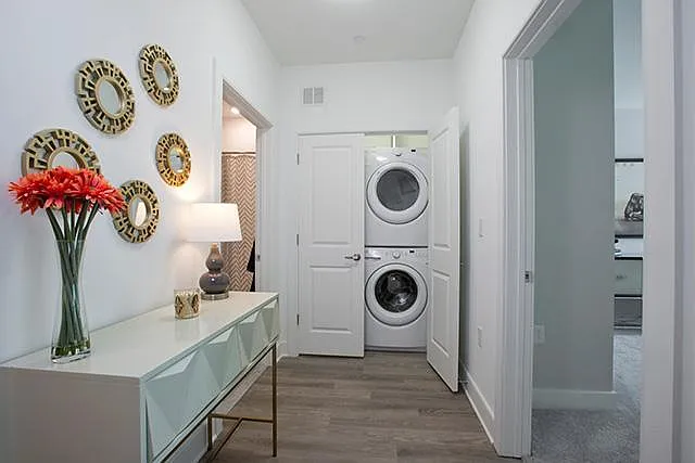 Colonial Pointe at Franklin Lakes — Photo 12