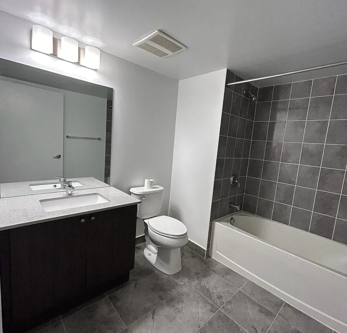 2 bed, $2,400 — Photo 3