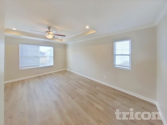 4th image of 323 Disley Way