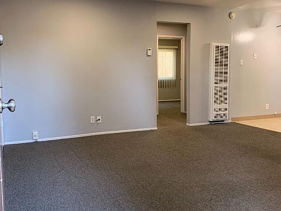 2nd image of 933 Ravenscourt Ave #2