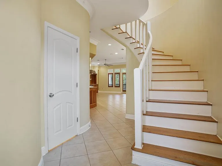 7516 Pinehurst Ct — Photo 5