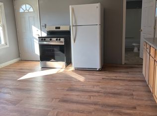 484 Chicopee St #2, Chicopee, MA 01013