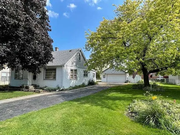 6321 W 99th St, Oak Lawn, IL 60453