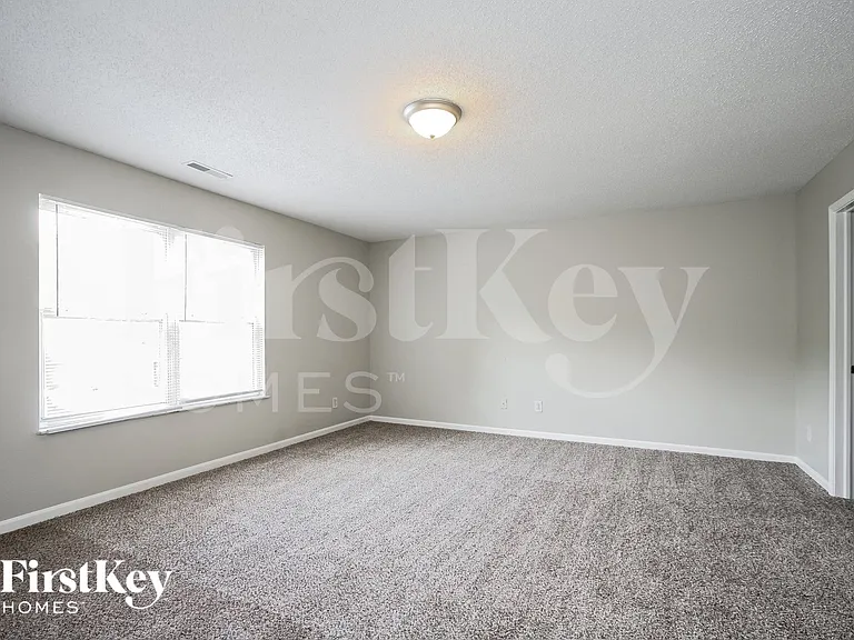 8925 Lighthorse Dr — Photo 9