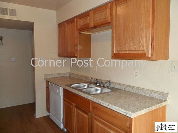 4th image of 1320 Pennsylvania St NE