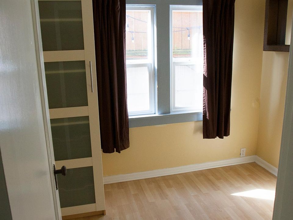 Downstairs small bedroom