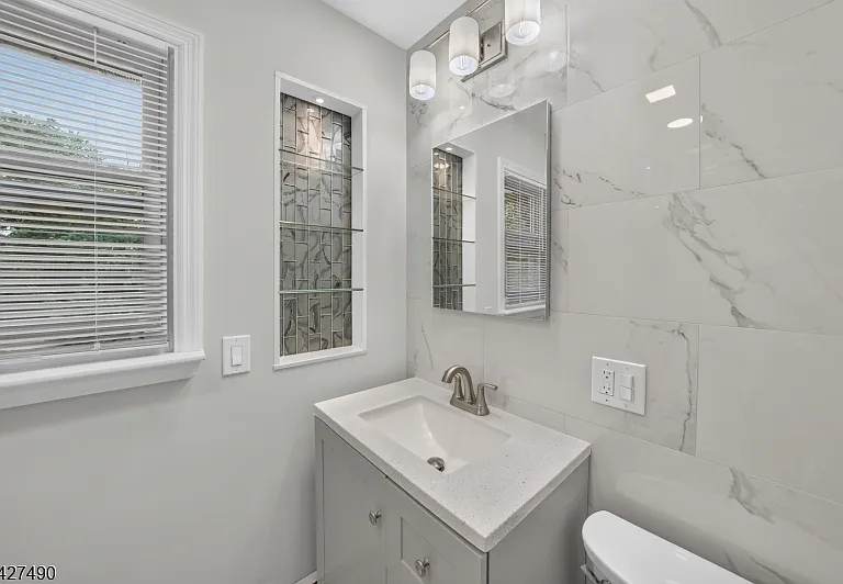 210 Walnut St #R — Photo 13
