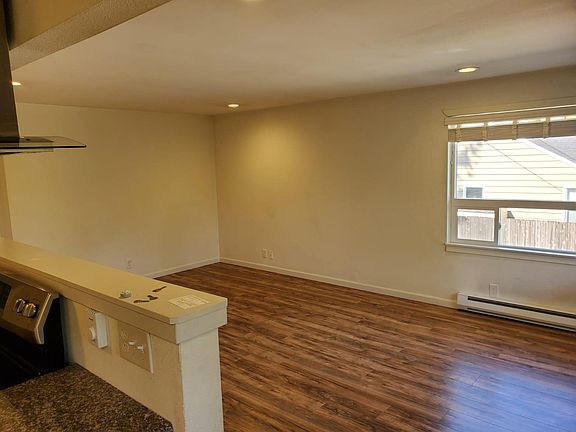 5th image of 835 NE 125th St #835