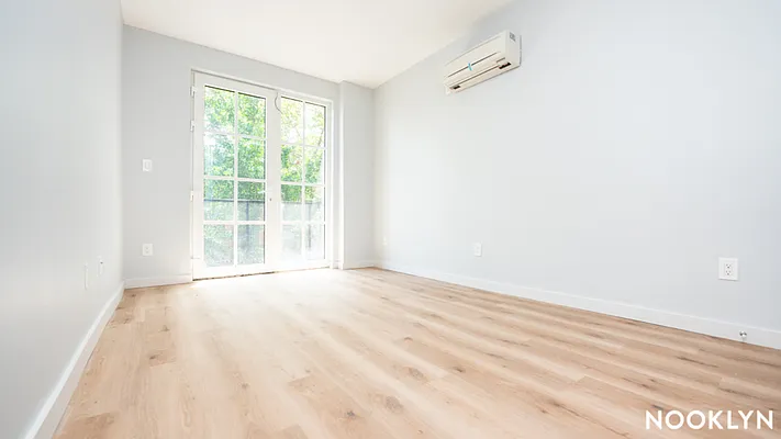 Rented by Nooklyn NYC LLC | media 106