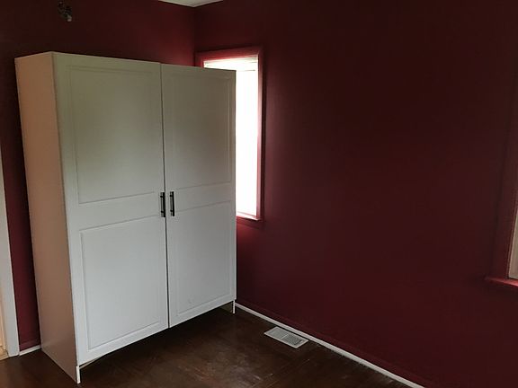 4th image of 1816 N Reserve St