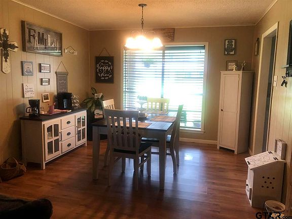 2nd image of 701 Joan St