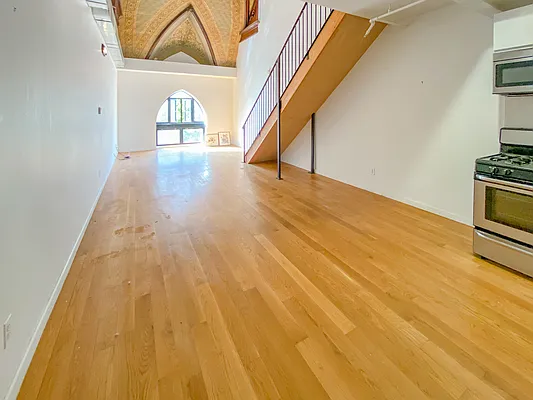 Rented by MySpaceNYC | media 32