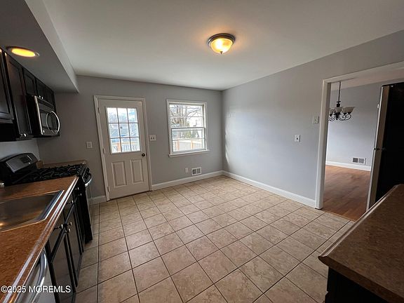 4th image of 1804 Westfield St