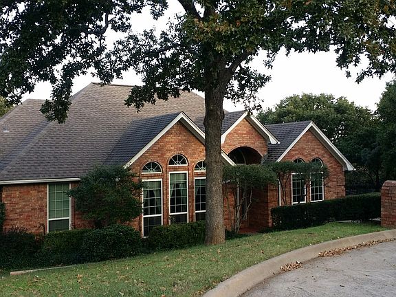 2nd image of 15 Heritage Ct S