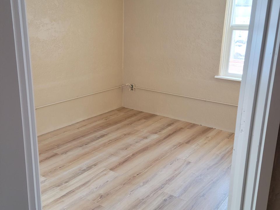 2nd image of 991 E South Slope Rd APT 5
