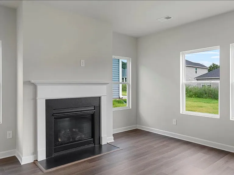 652 Orsman Trl — Photo 8