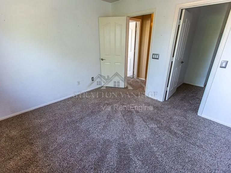 4323 E Ivanhoe St — Photo 28