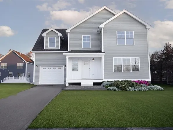 5 Recess Ln, Warwick, RI 02889