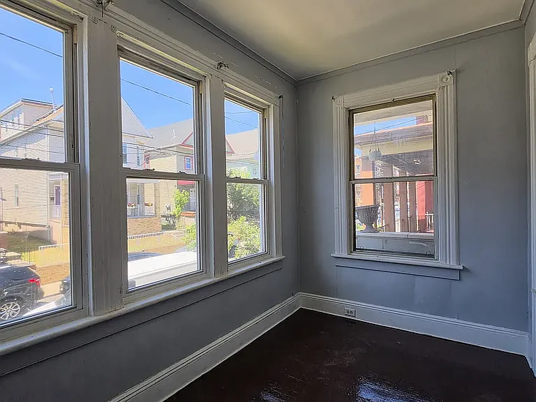 96 Brown Pl #A — Photo 31