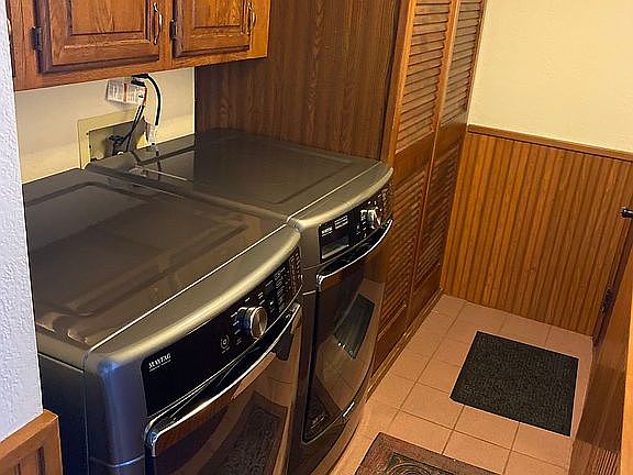 5th image of 8127 Lake Shore Dr APT 2