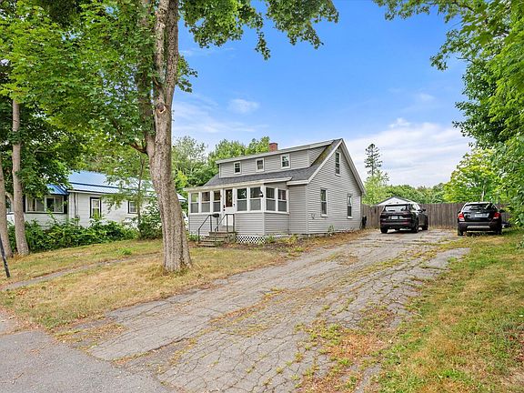 2nd image of 298 Fern Street