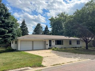 620 Elmwood Dr, Spencer, IA 51301