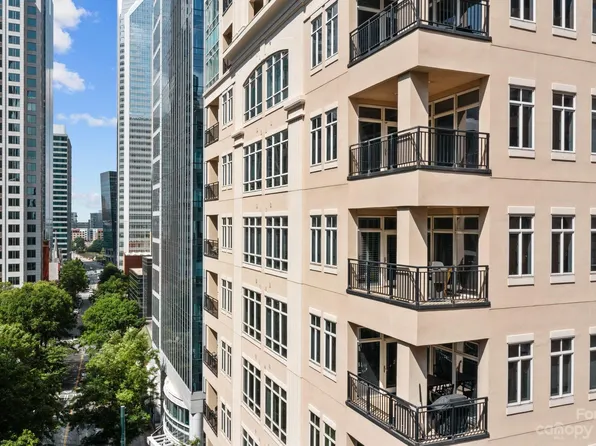 230 Tryon St Unit 906, Charlotte, NC 28202