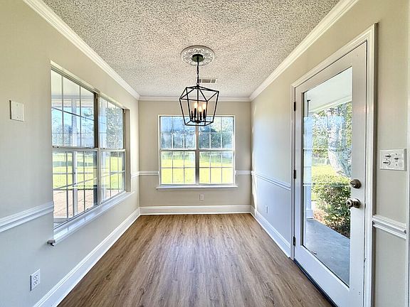 2nd image of 106 Victorian Ct