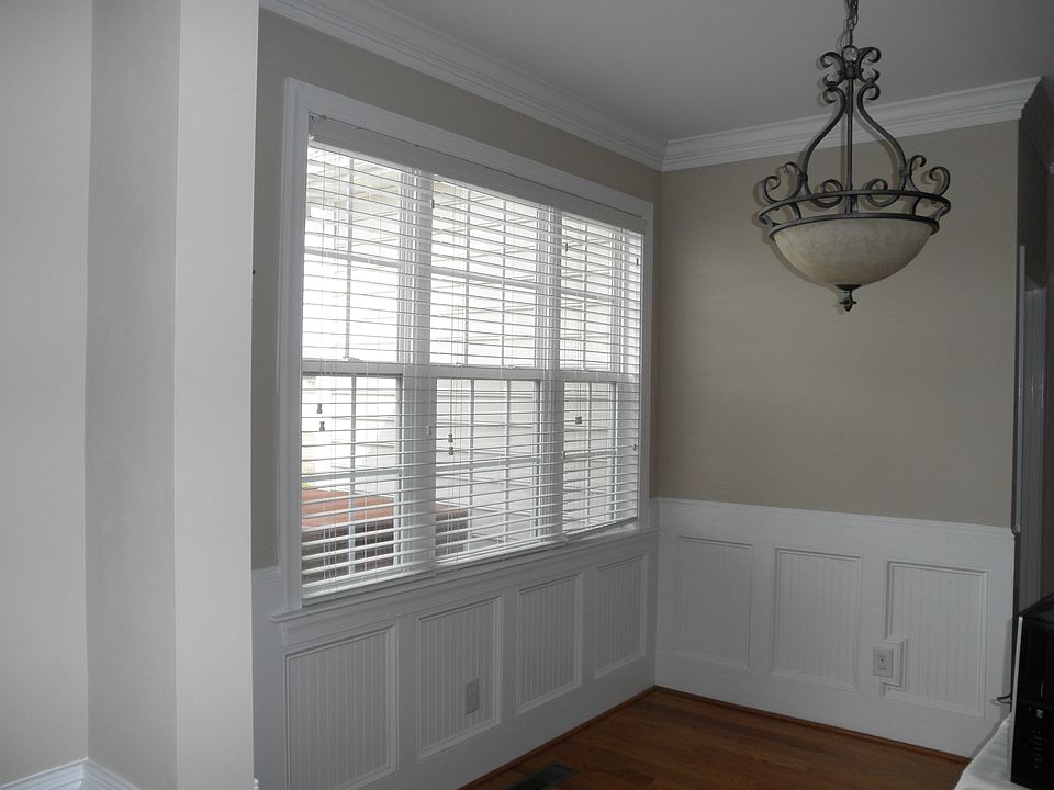DINING ROOM W/WAINSCOATING