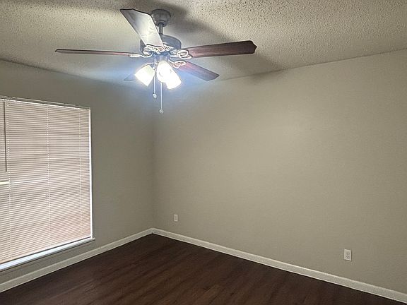 2nd image of 12 Flagstone Pl