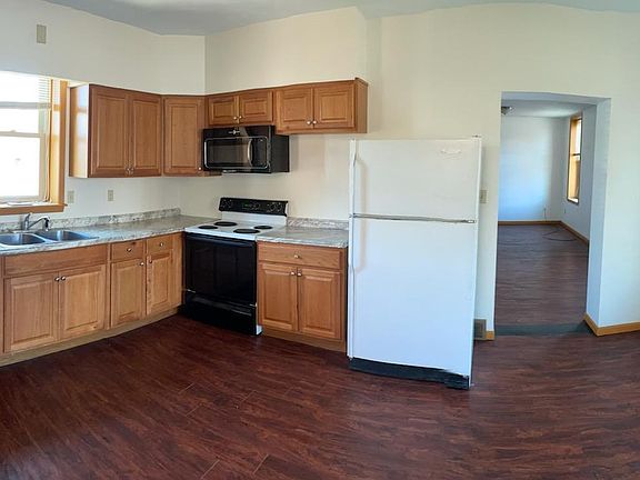 2nd image of 132 N Cedar St #B