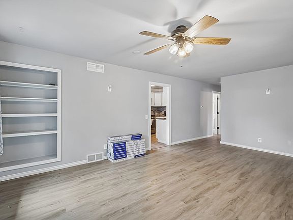 3rd image of 214 Acewood Blvd
