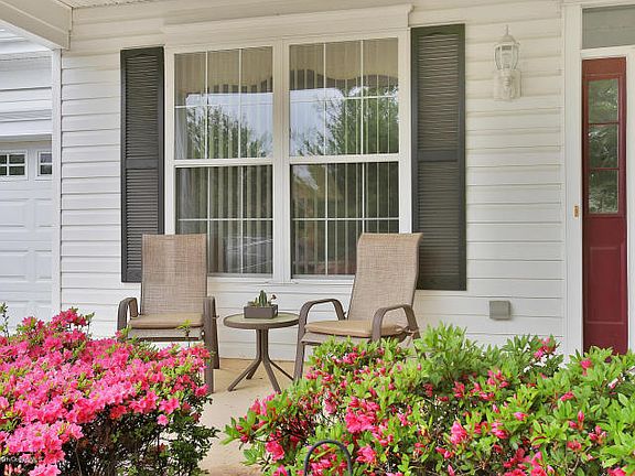 2nd image of 5 Golden Willows Ave