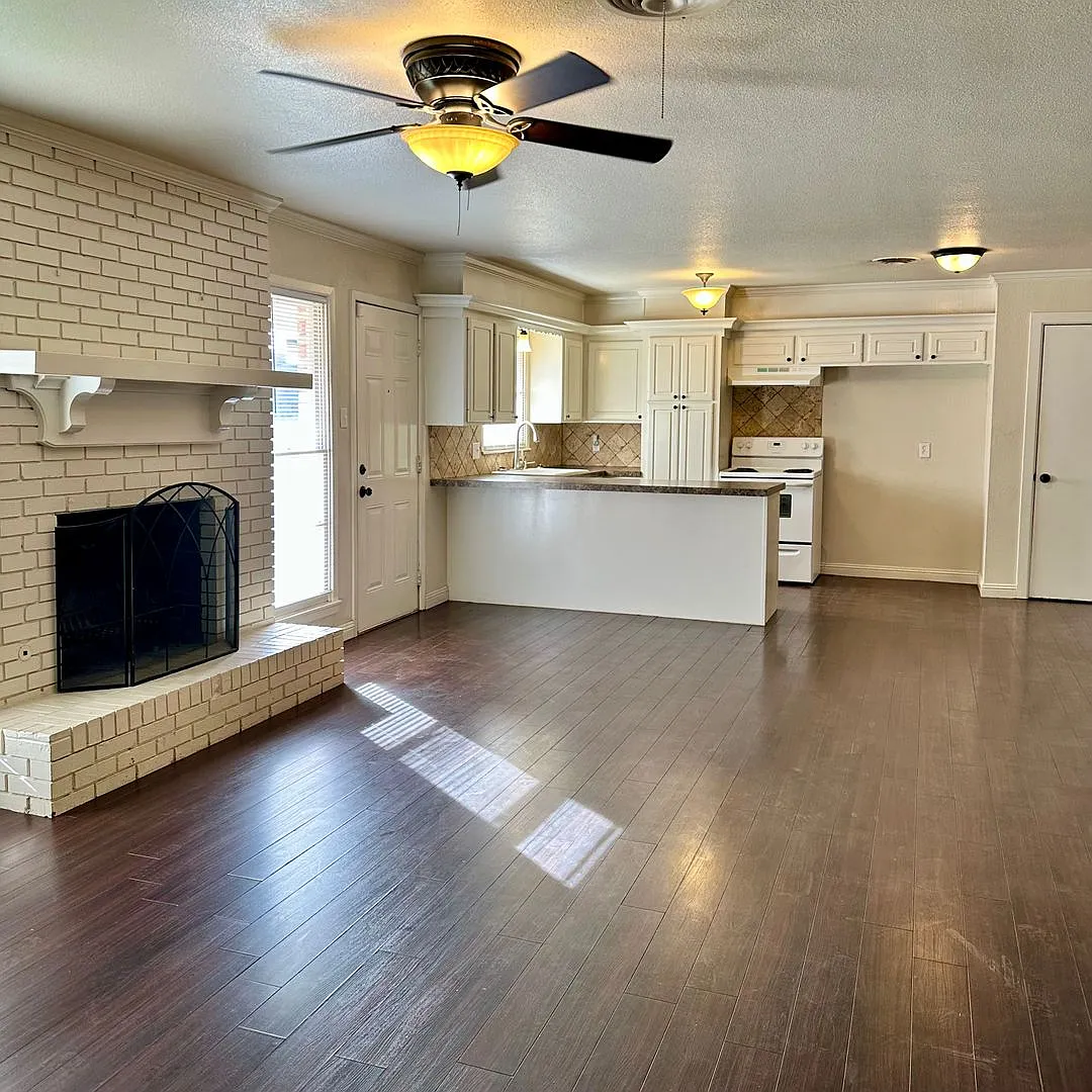 3 Bedroom Home with Open Concept Living! — Photo 3