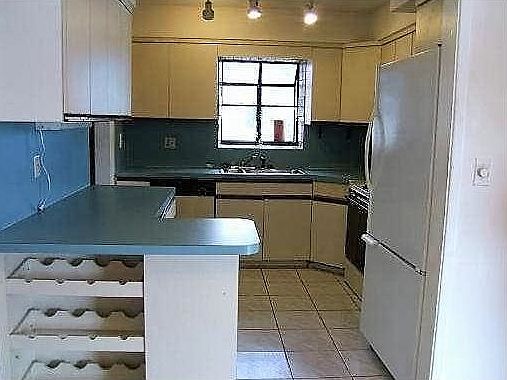 3rd image of 2642 NE 6th St