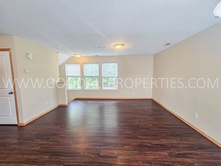 15211 Greenbelt Dr — Photo 9