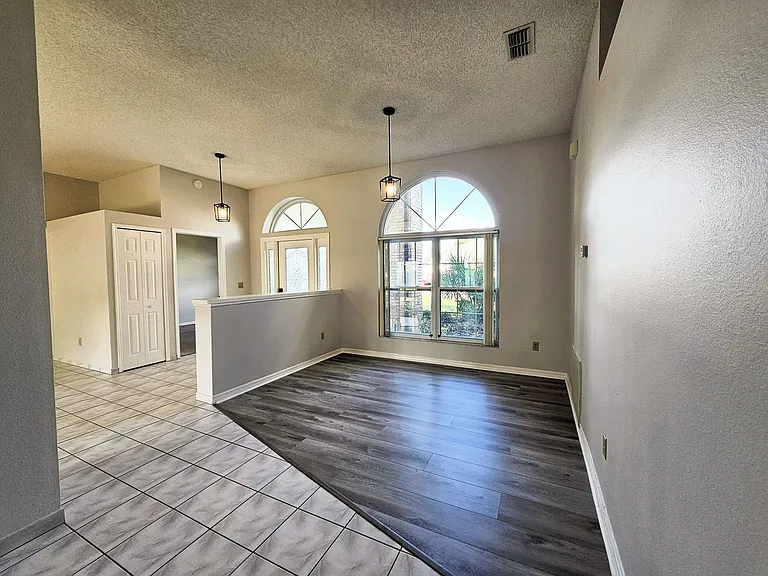 6506 Canterlea Dr — Photo 3