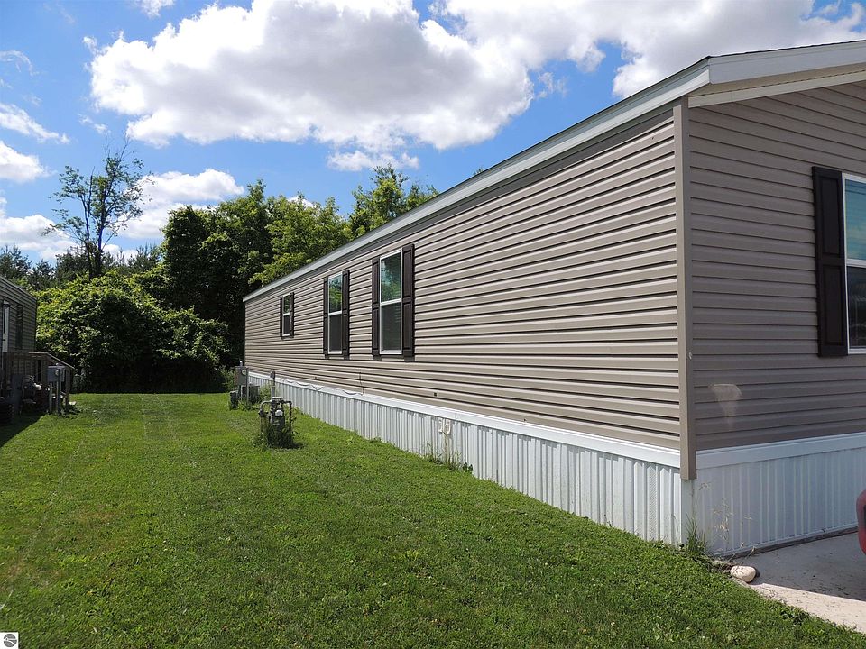 1st image of 1082 Hemlock Dr