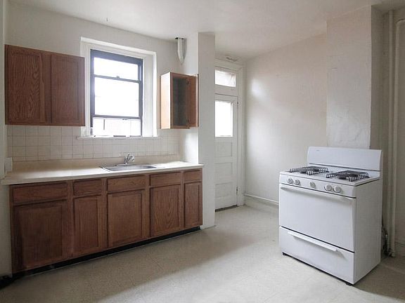 2nd image of 7720 Waverly St APT 2