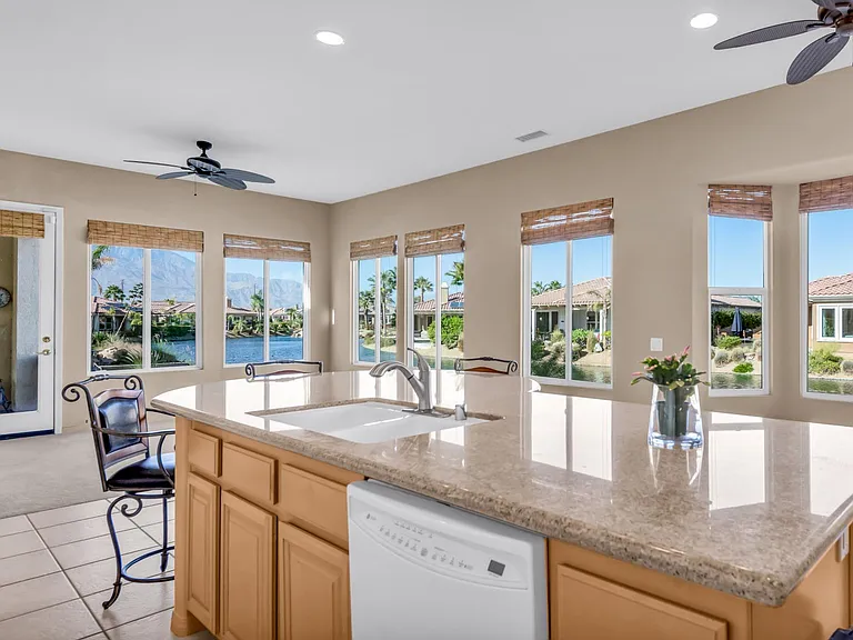 27 Shoreline Dr — Photo 6