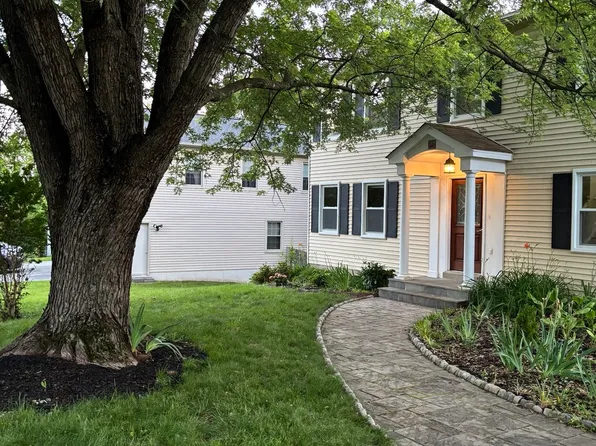 2604 Quincy Adams Dr, Herndon, VA 20171