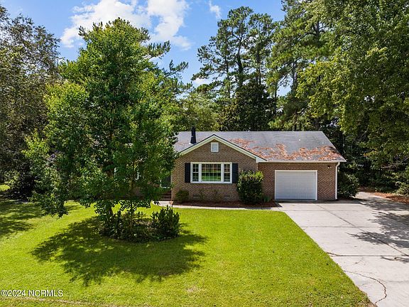 3rd image of 104 Teakwood Drive