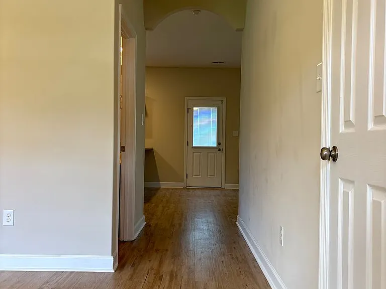 202 Prism Ct — Photo 4