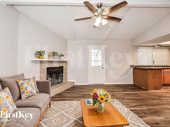 4th image of 903 Cypress Ct