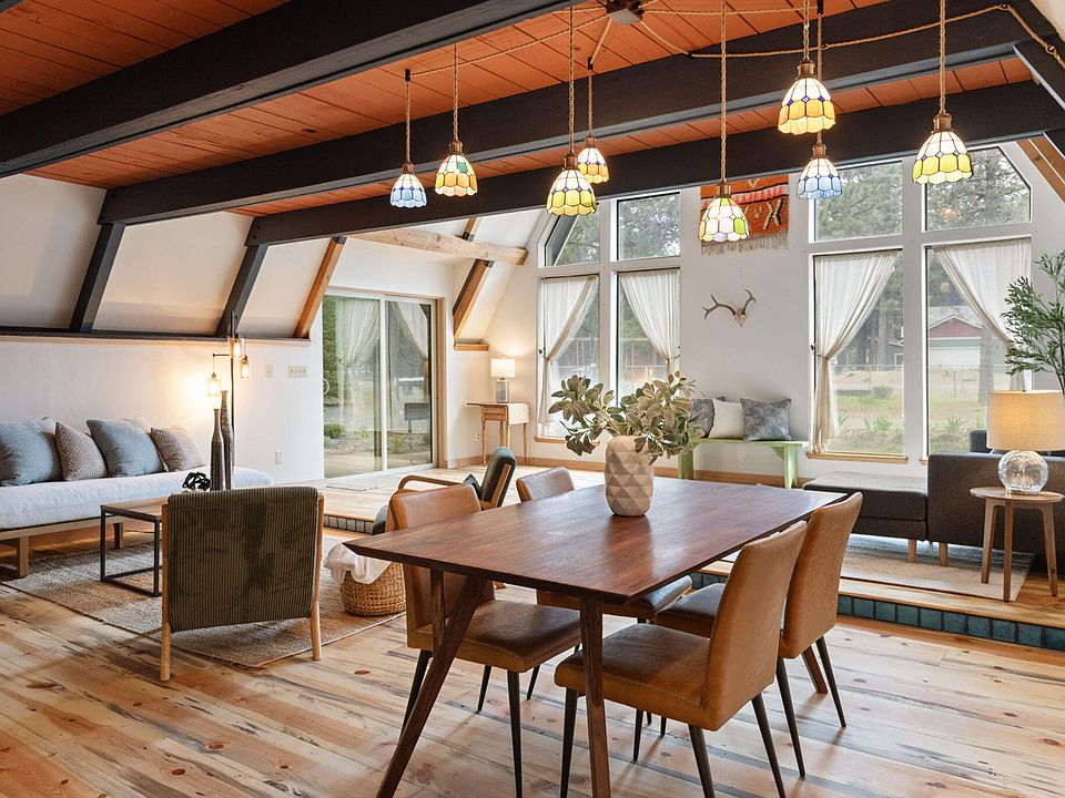 1st image of 15884 Yellowood Ct